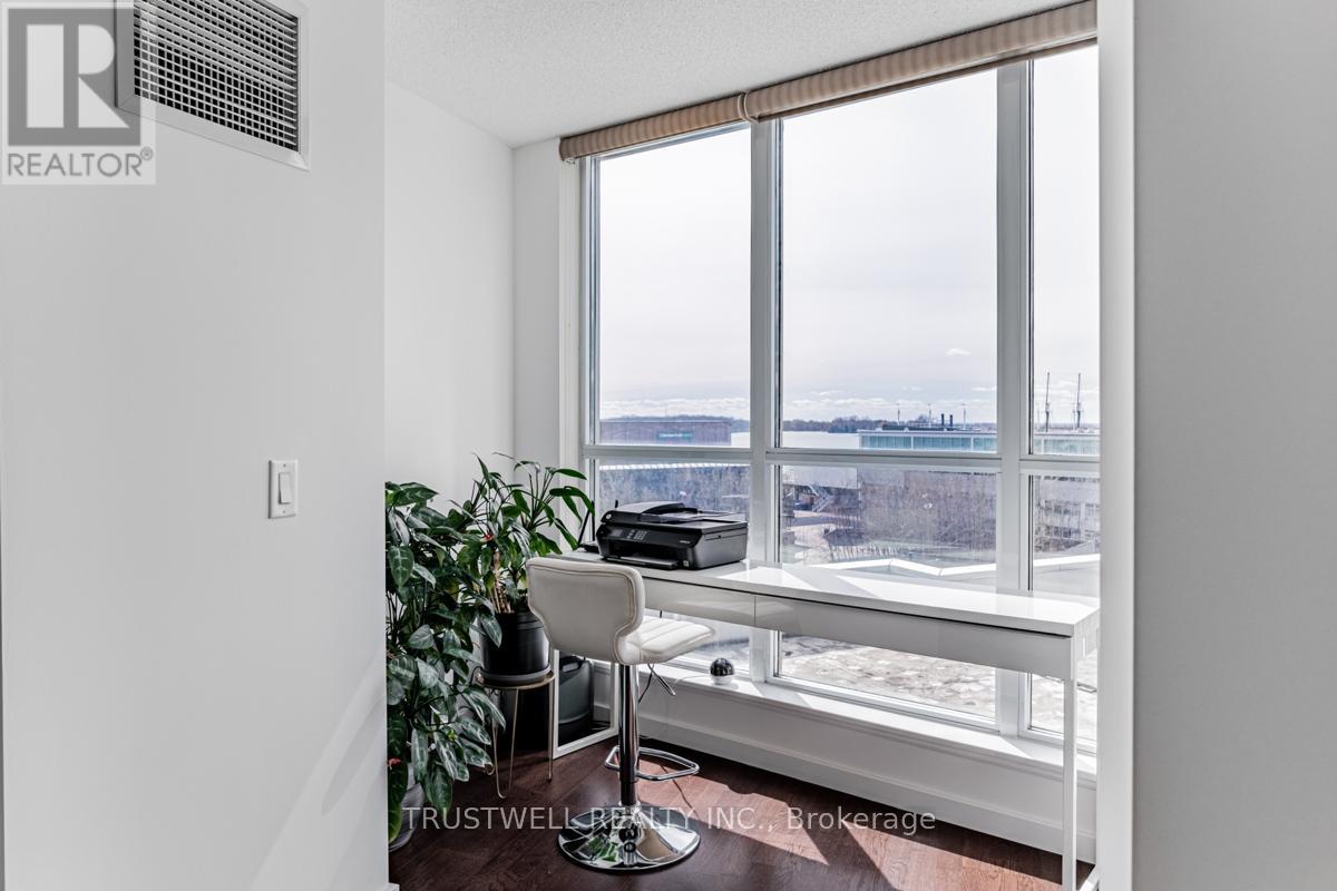 511 - 208 QUEENS QUAY W
