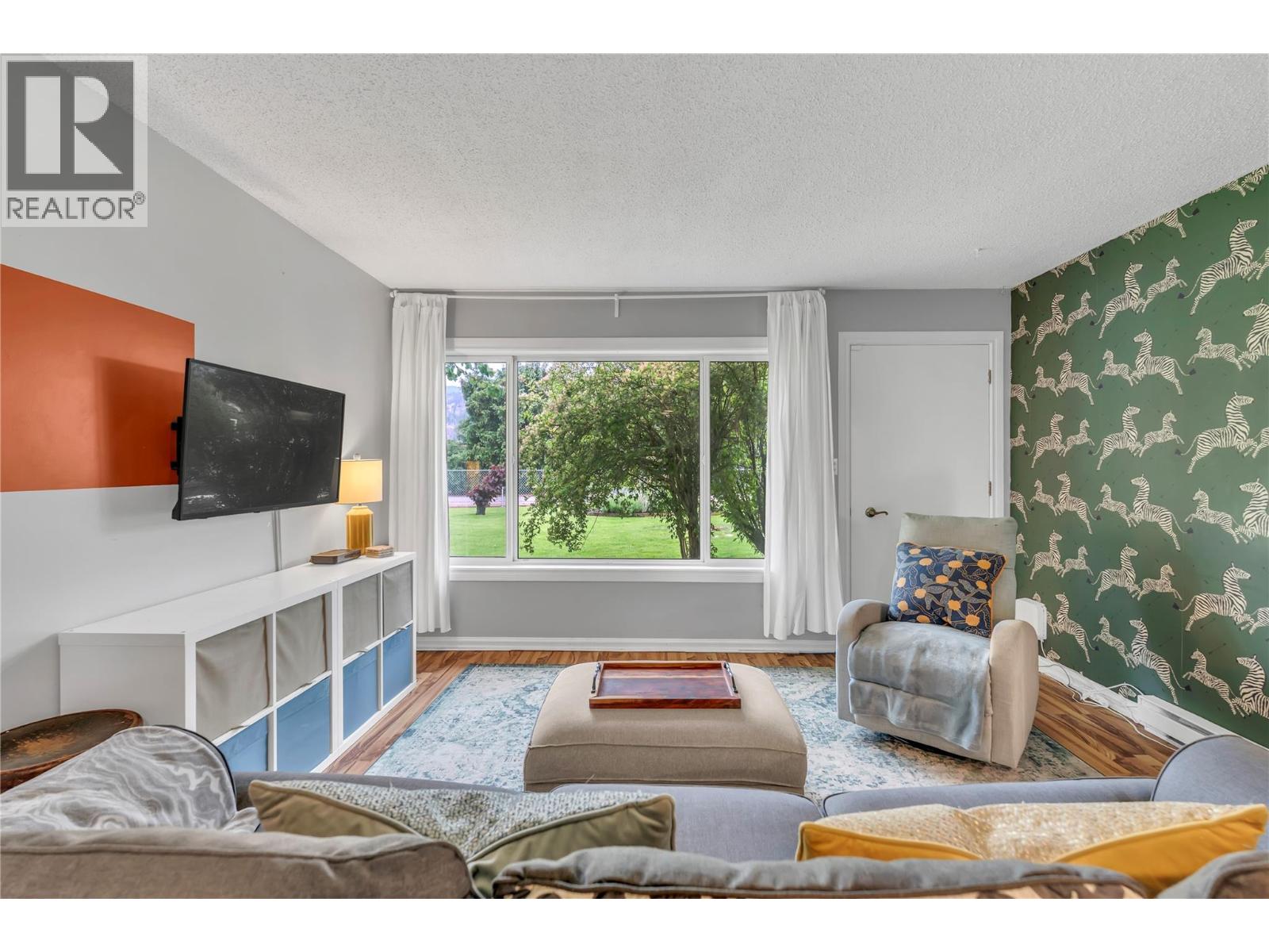 7513 CREST-A-WAY Road