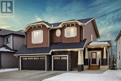 913 Canoe Green SW Airdrie AB T4B3K4