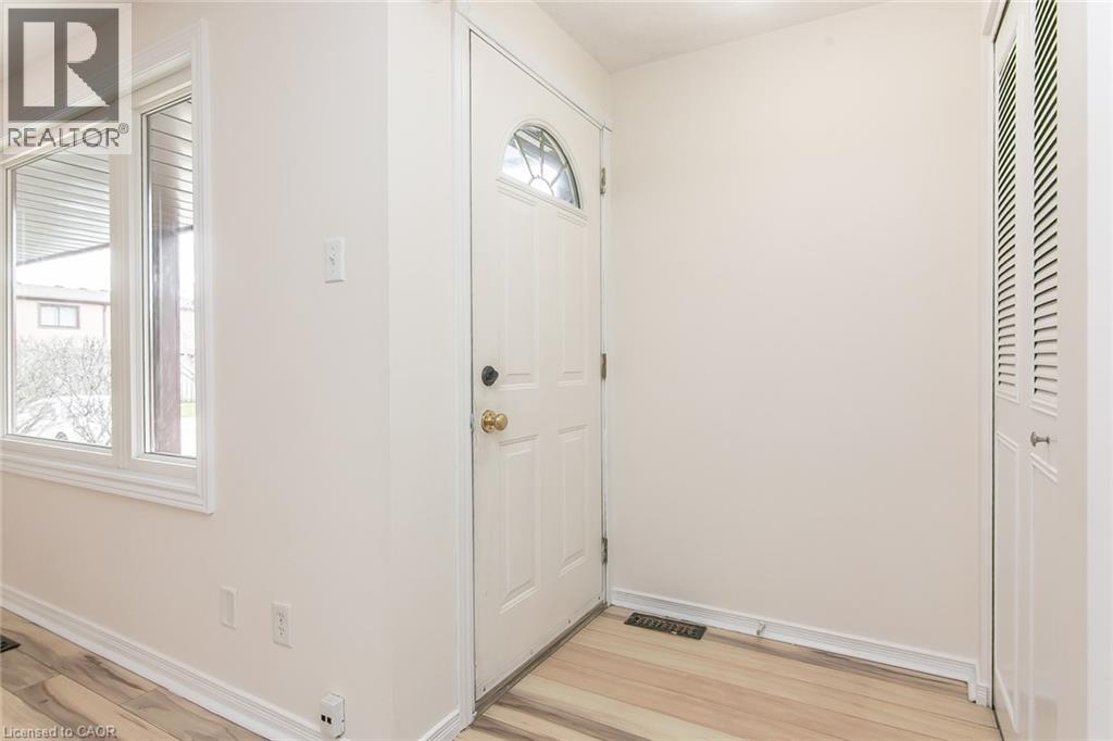 279 SANDOWNE Drive Unit# 7