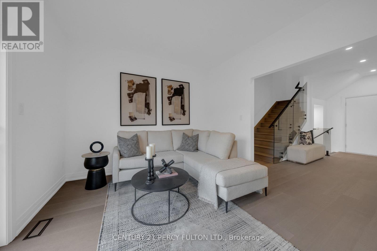 8 - 6636 CLOCK COURT