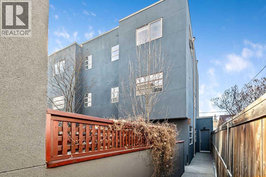 2, 1927 26A Street SW