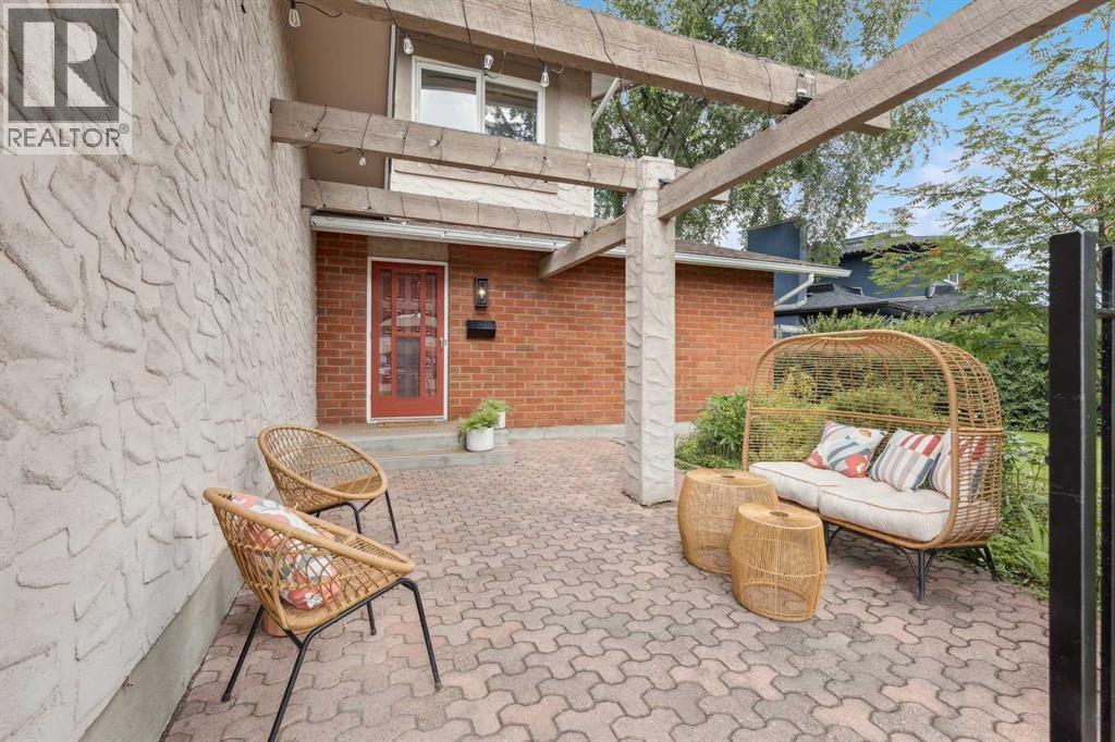 904 Lake Bonavista Green SE
