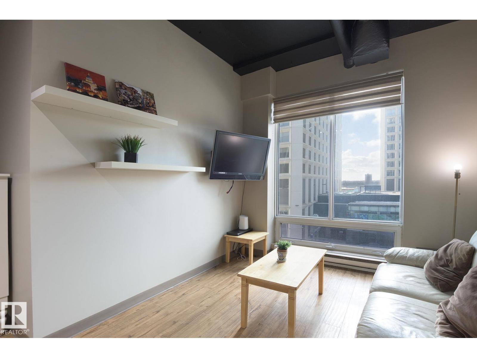 #412 10024 JASPER AV NW
