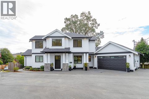 3595 Cedar Hill Rd Saanich BC V8P3Z1