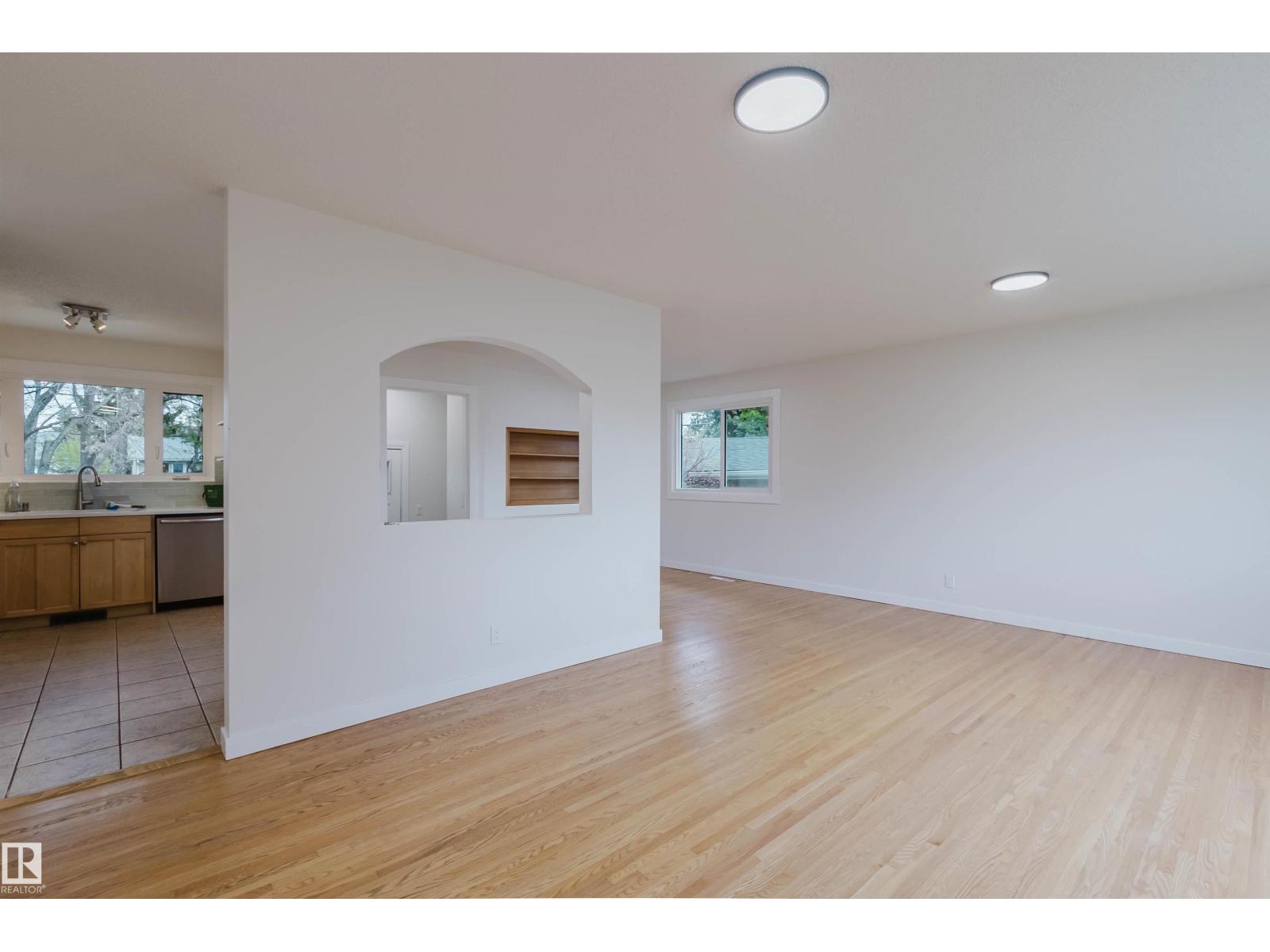 8311 160 ST NW