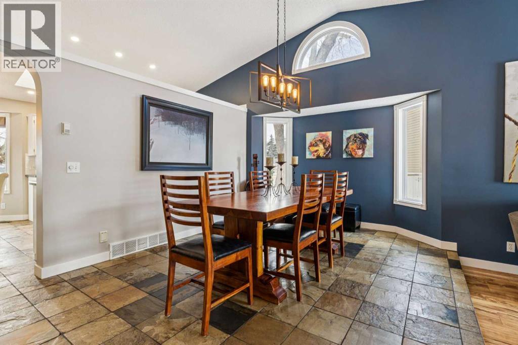 319 Diamond Court SE