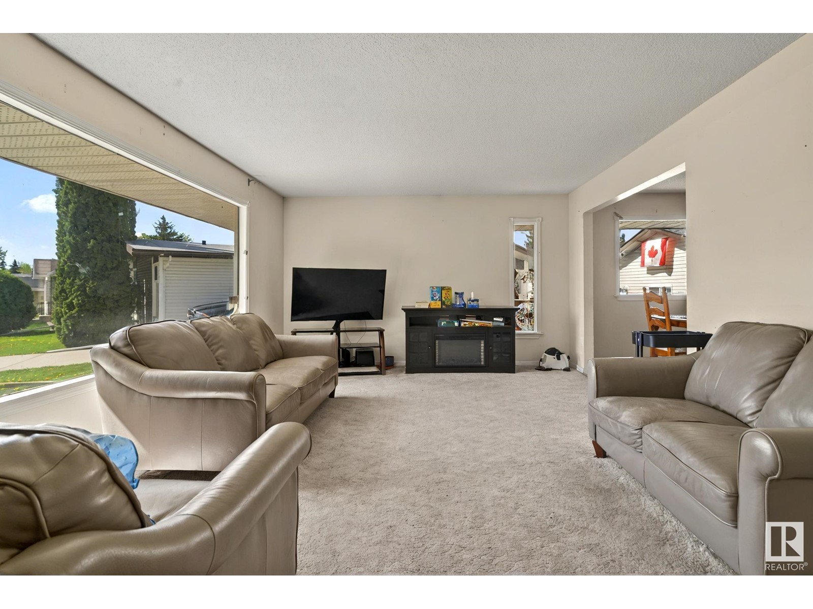16119 88A AV NW