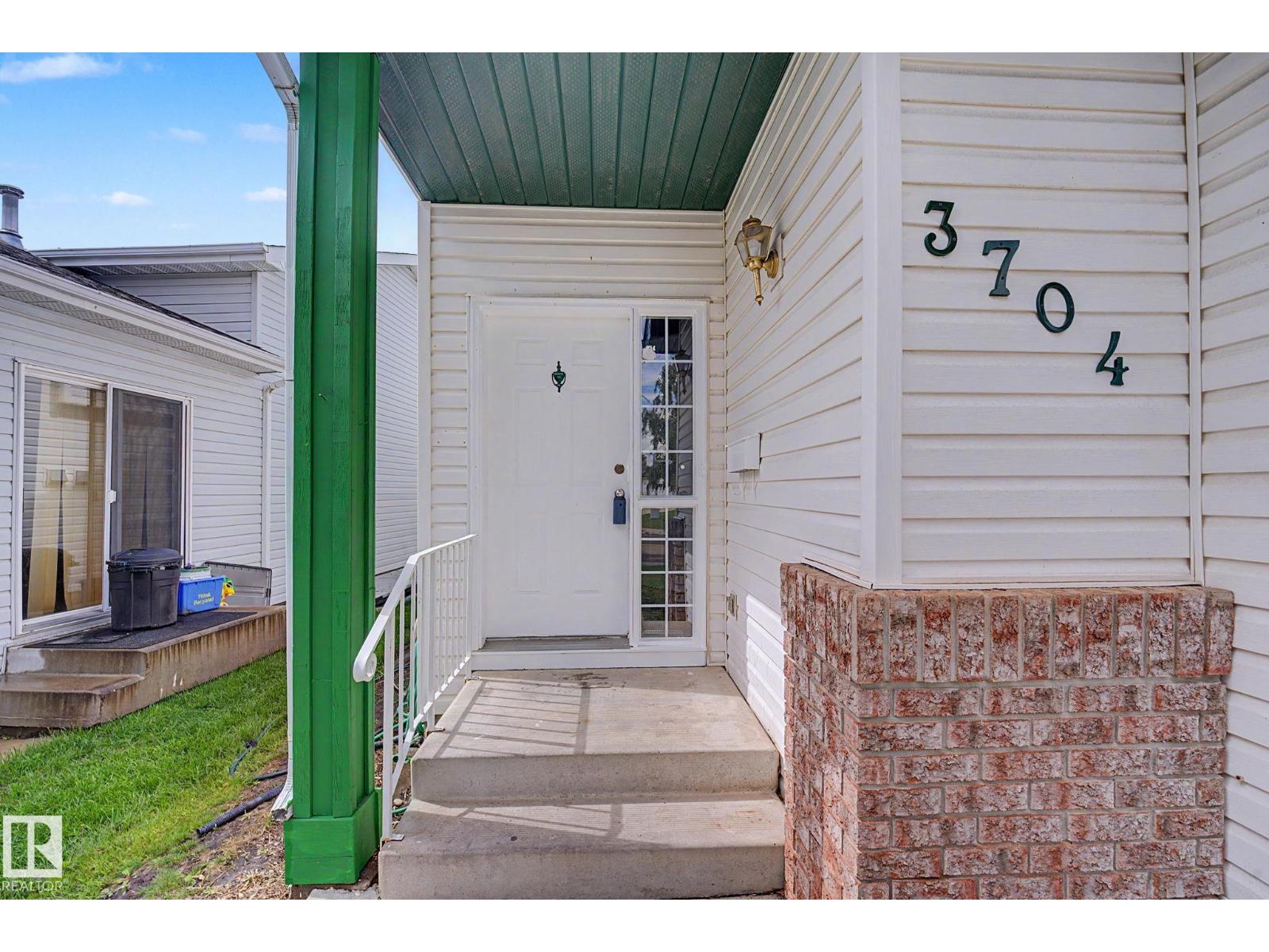 3704 39 AV NW
