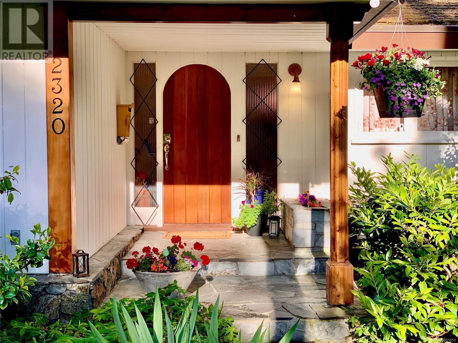 2320 Arbutus Rd