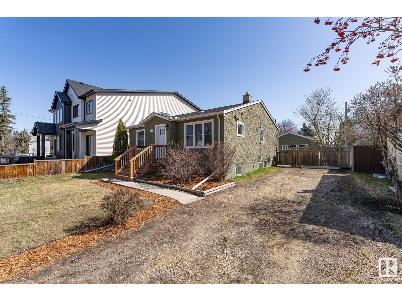 10461 159 ST NW