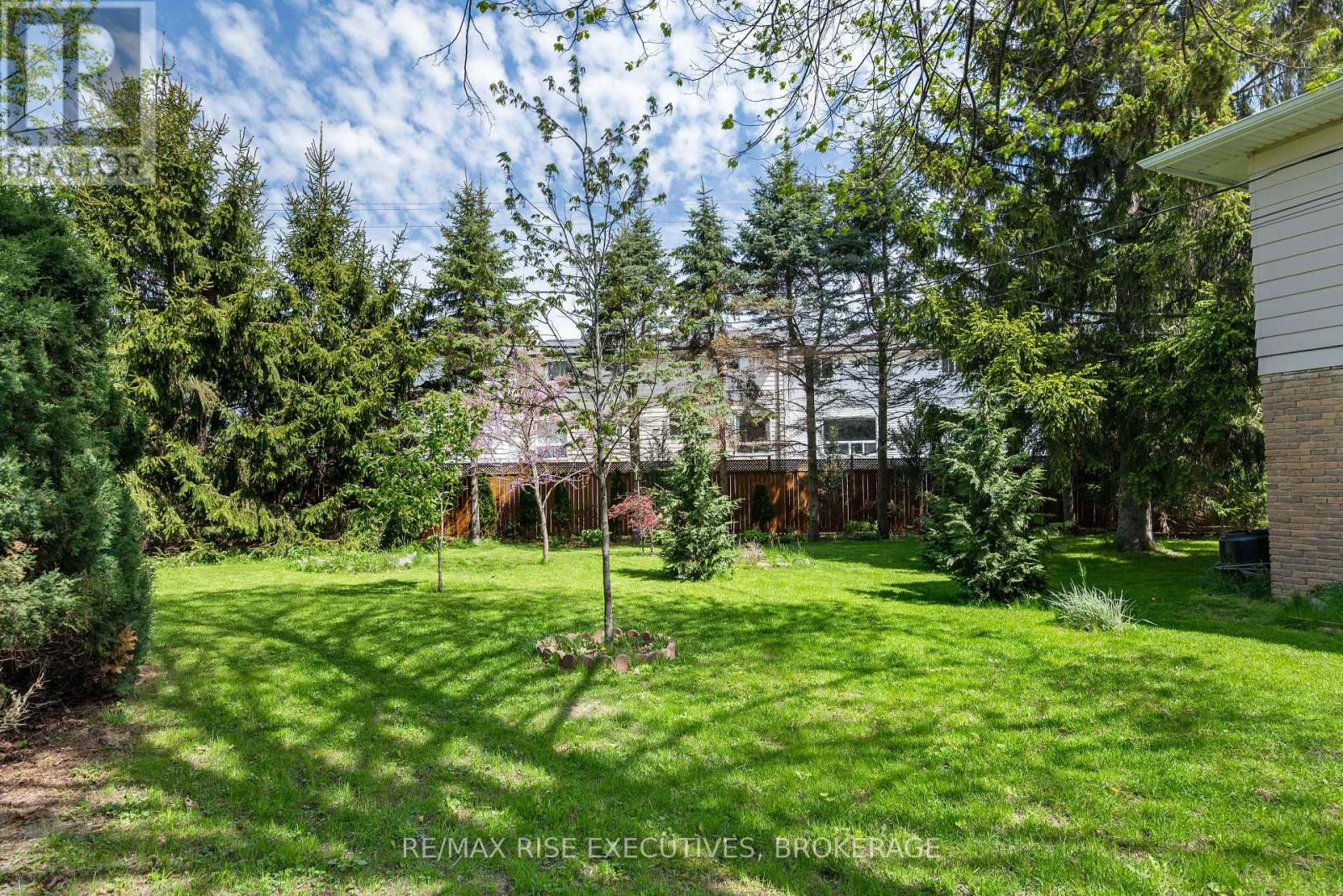 707 LAIDLAW CRESCENT