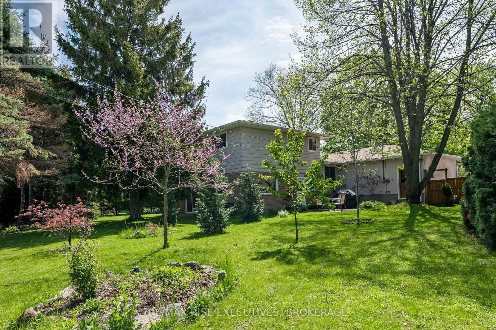 707 LAIDLAW CRESCENT