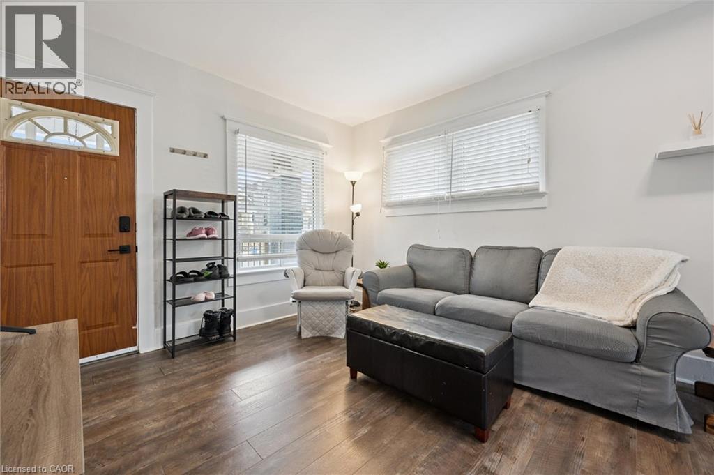 262 MADISON Avenue S