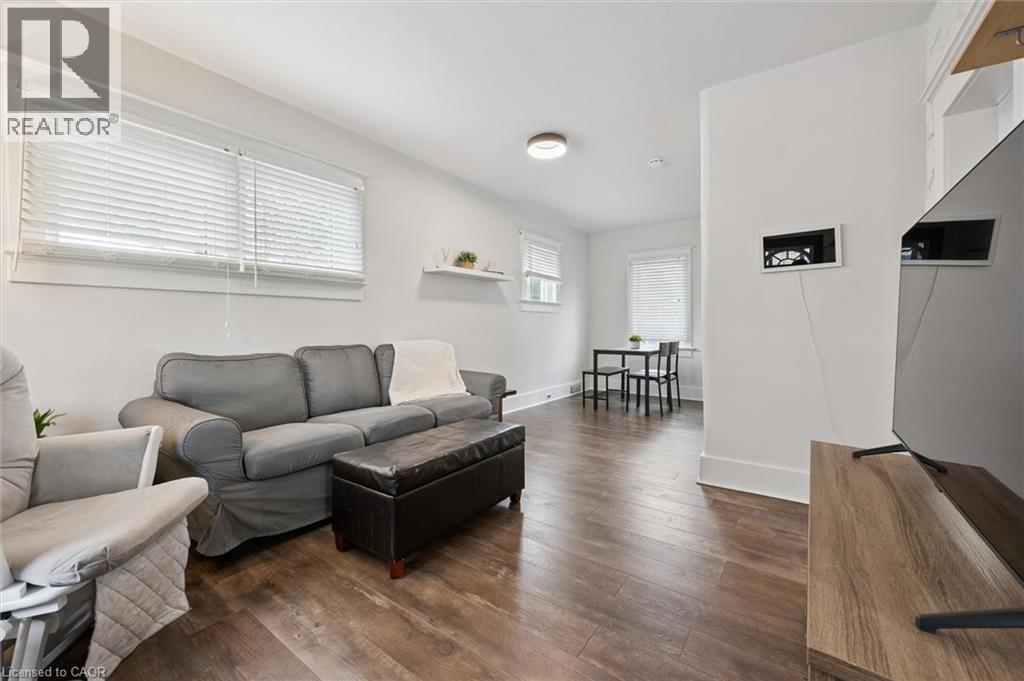 262 MADISON Avenue S