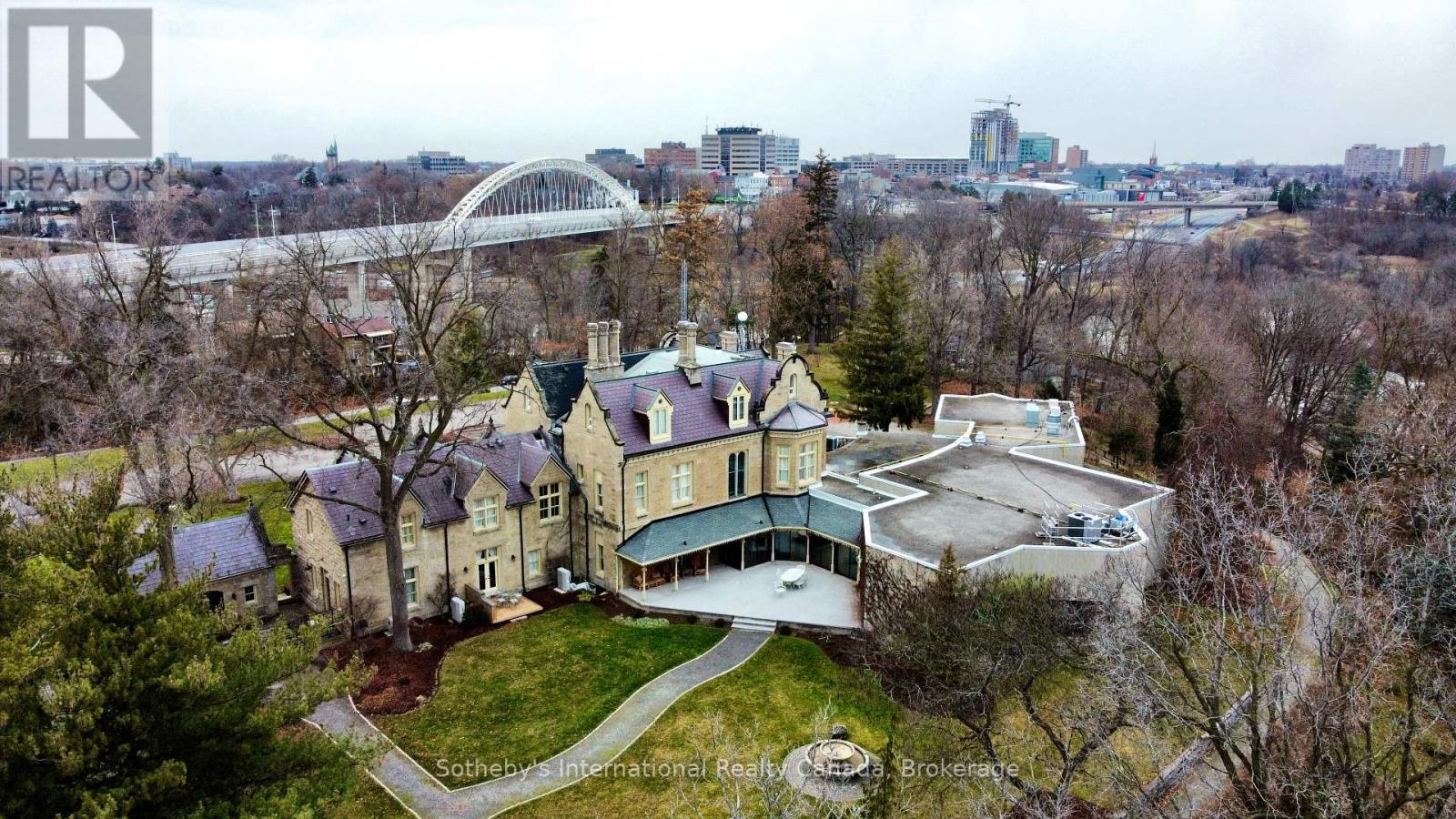 109 ST. PAUL CRESCENT