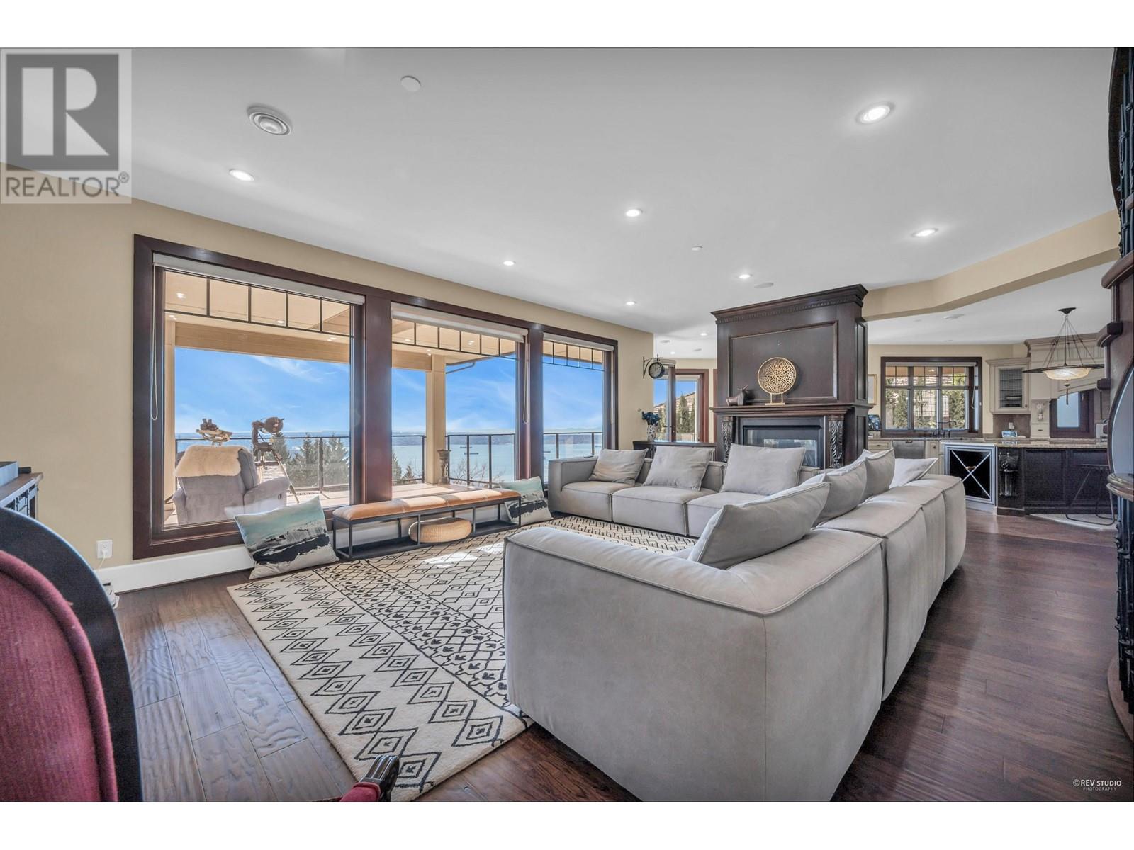 2336 KADLEC COURT