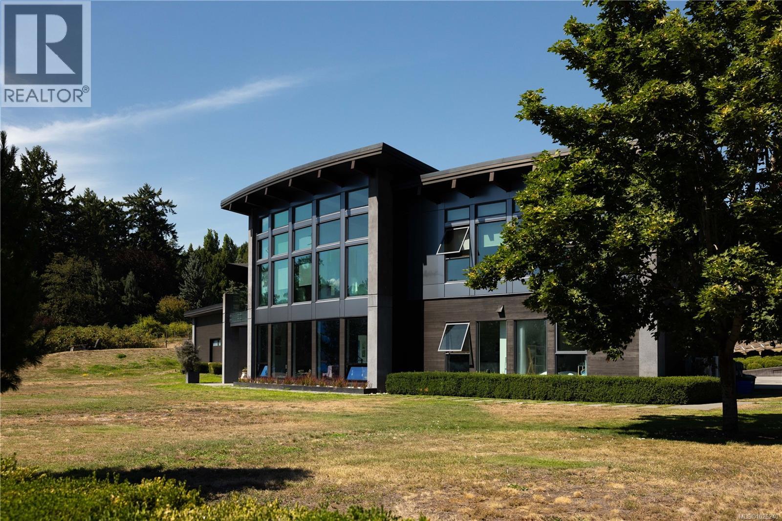 7756 West Saanich Rd