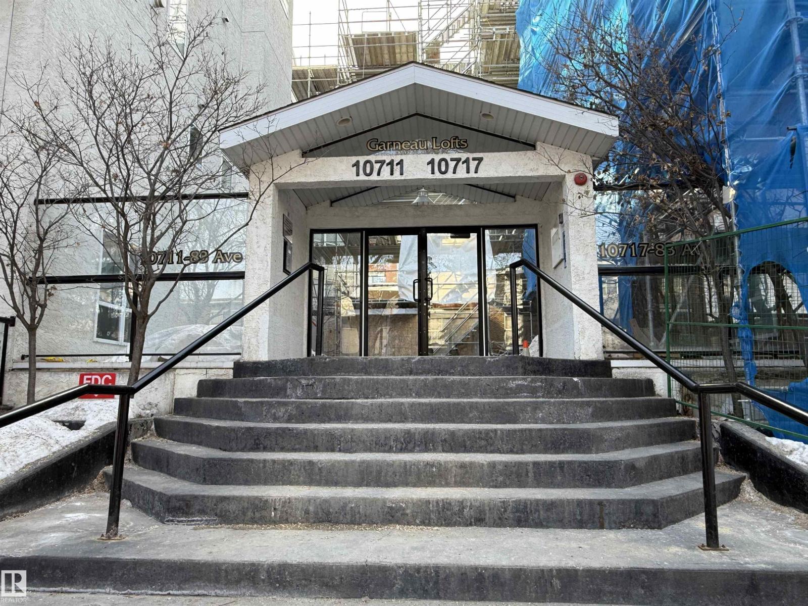 #313 10717 83 AV NW