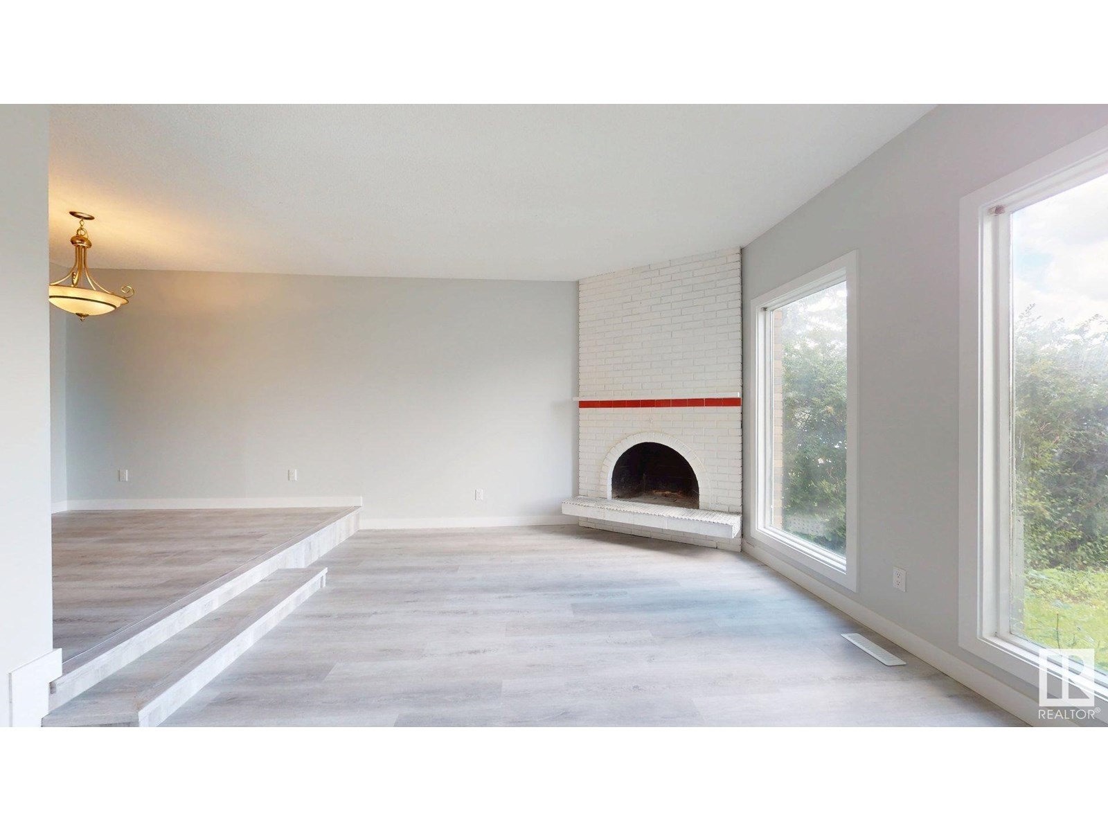 6607 41 AV NW