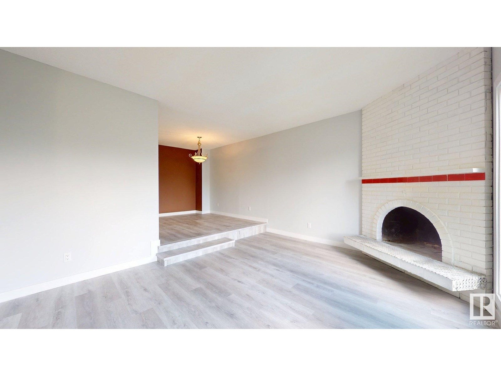 6607 41 AV NW