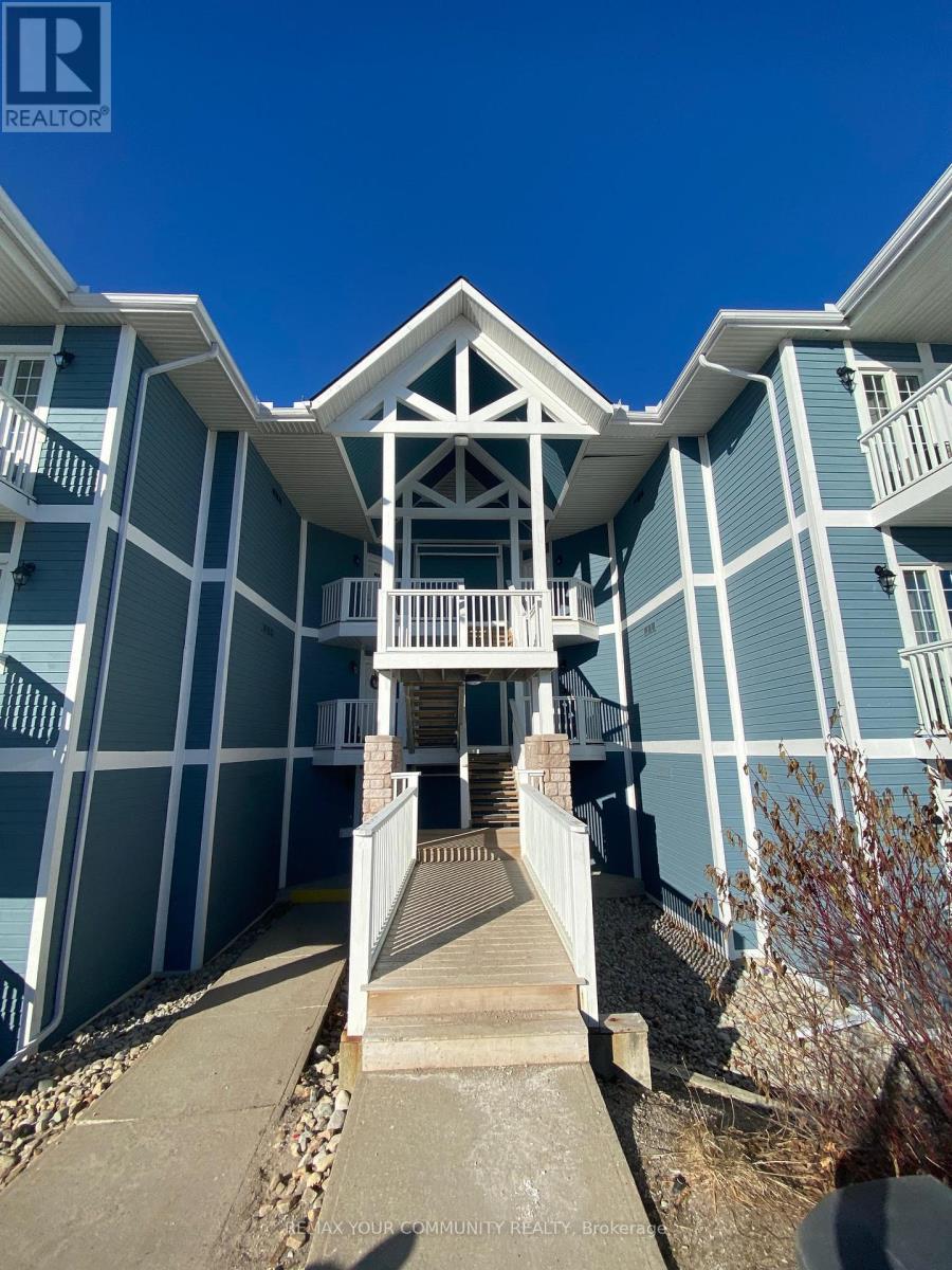 Photo 1 of 20 — 2244/45 - 90 HIGHLAND DRIVE Unit 2244/45, Oro-Medonte (Horseshoe Valley), ON L0L2L0