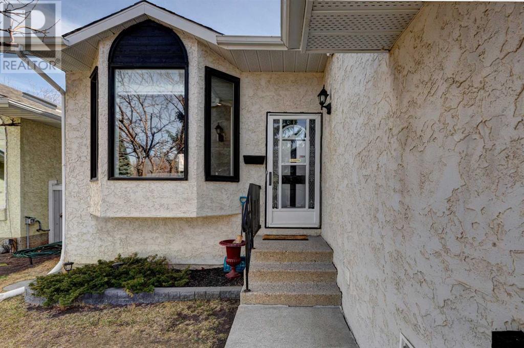 116 Macewan Ridge Close NW