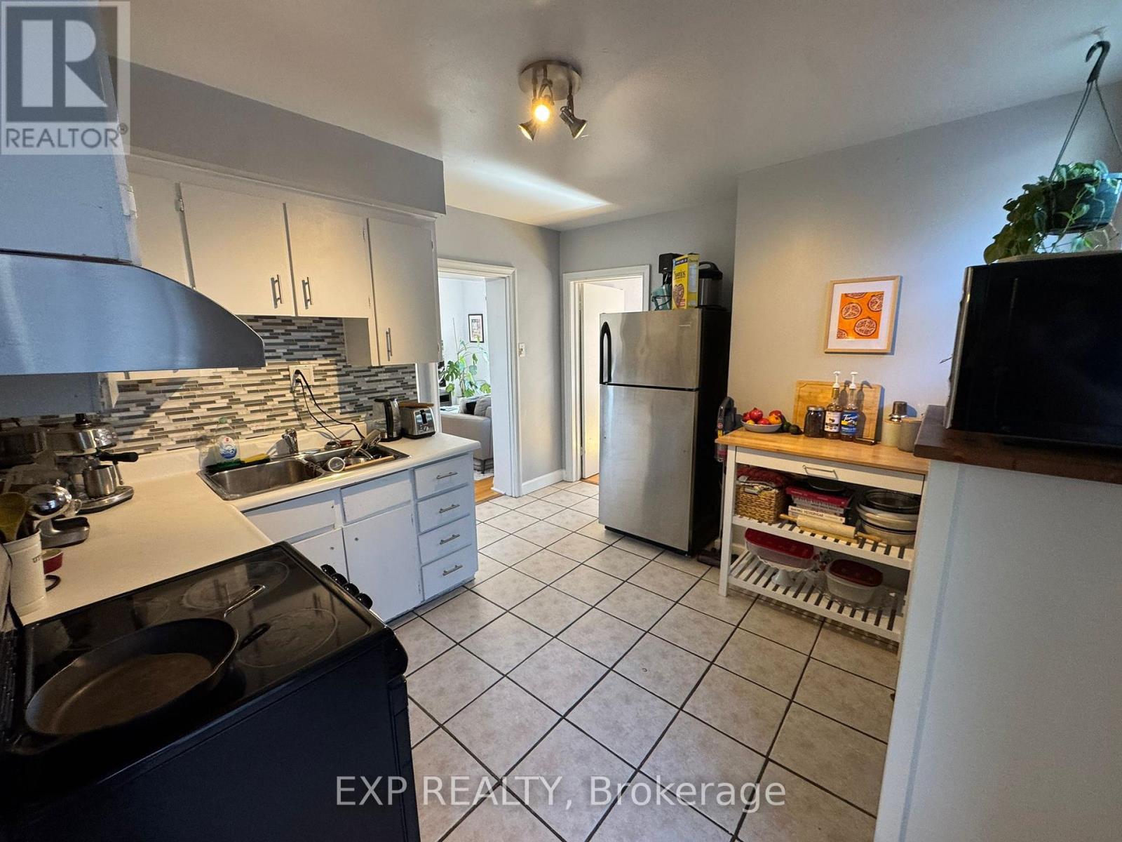 2 - 354 ANNETTE STREET