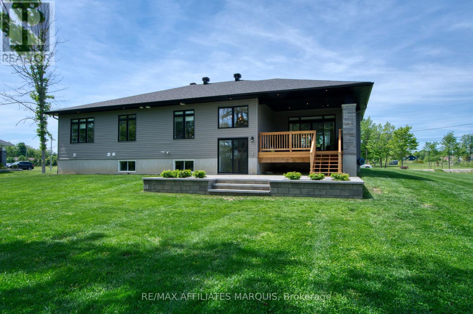 27 DIANE DRIVE