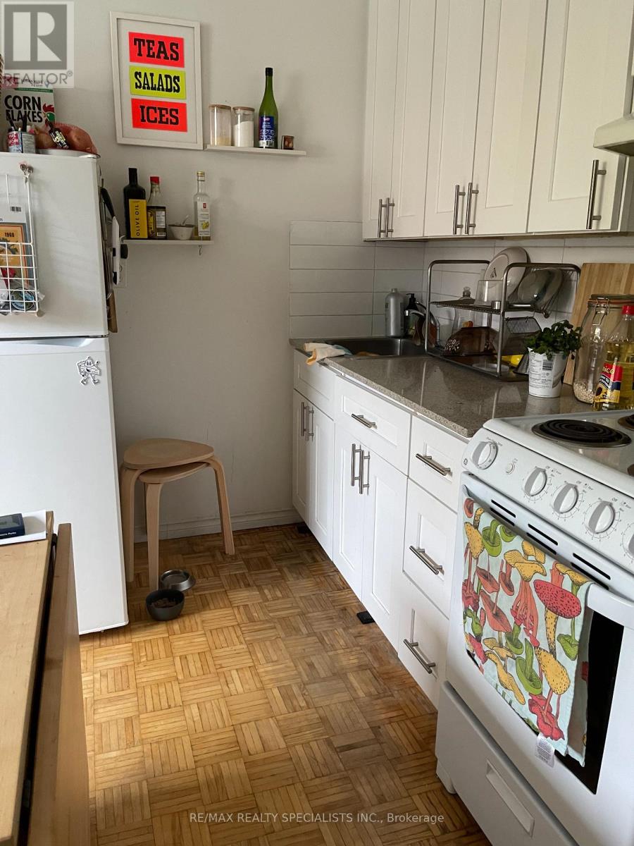 204 - 1087 BLOOR STREET