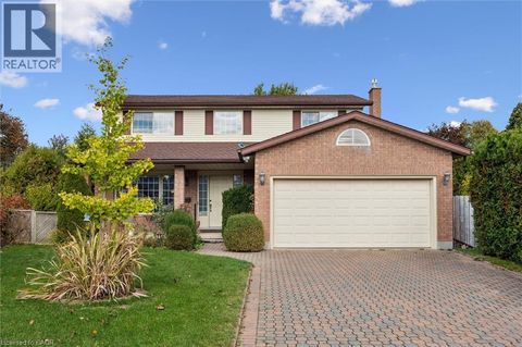 172 MAYBERRY Court Waterloo ON N2K3K2