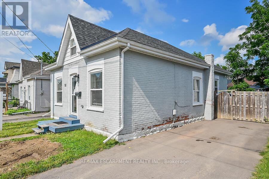 16 WEBLING STREET