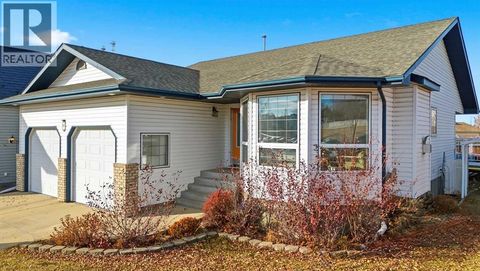 11 Falcon Ridge Drive Sylvan Lake AB T4S1Z2
