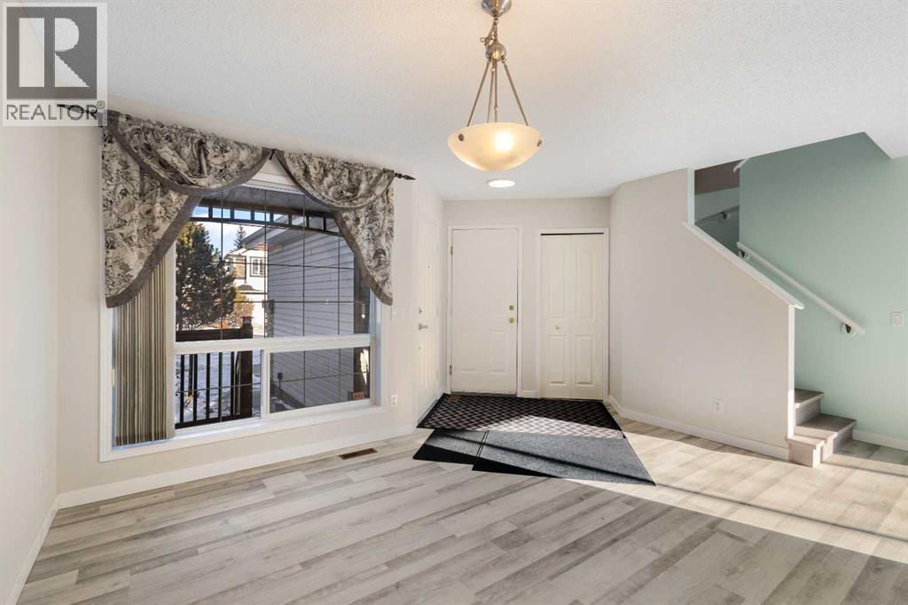 271 Coventry Green NE