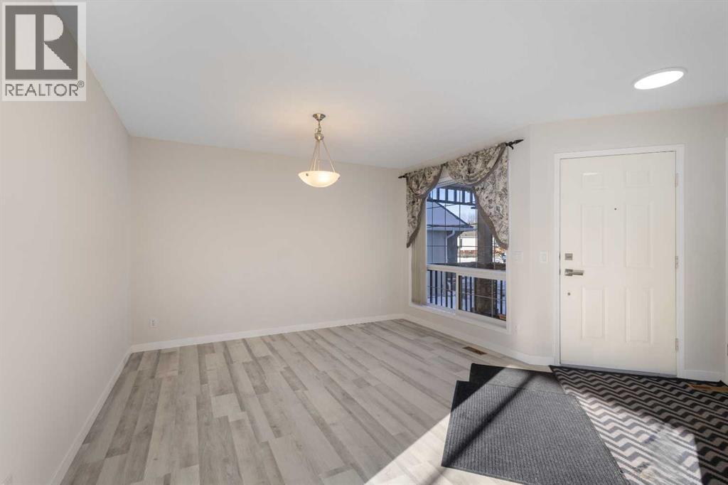 271 Coventry Green NE