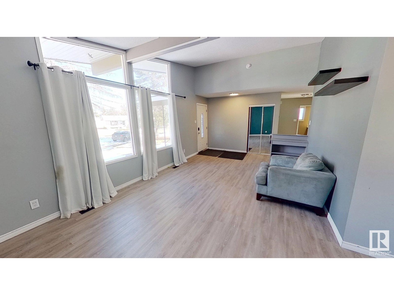 12 IVY CR