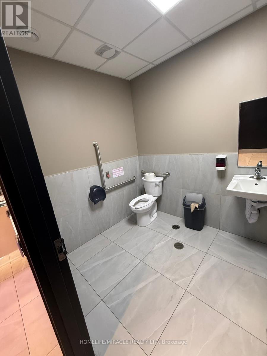 303 - 325 MAXBECKER DRIVE