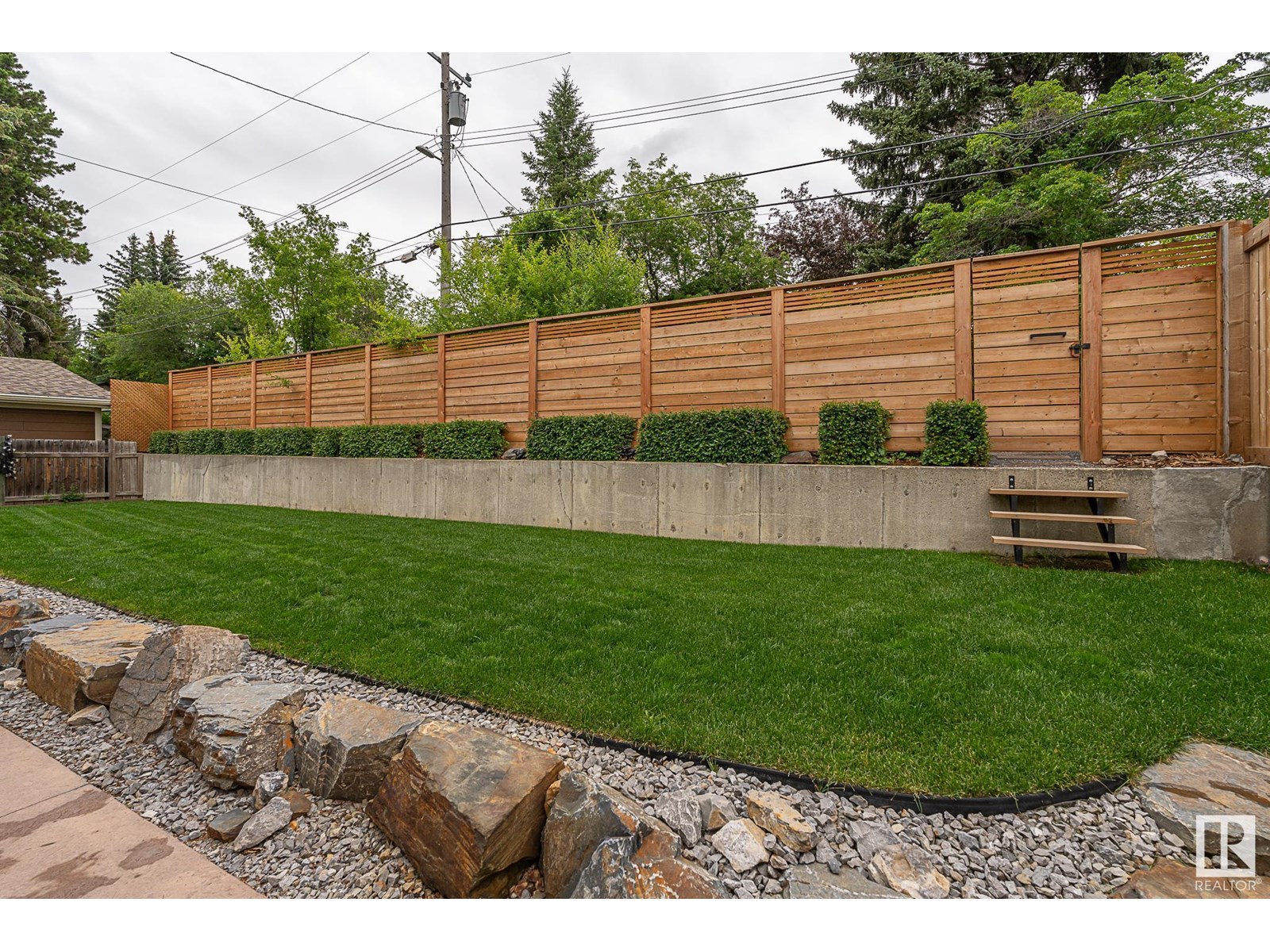 12211 42A AV NW