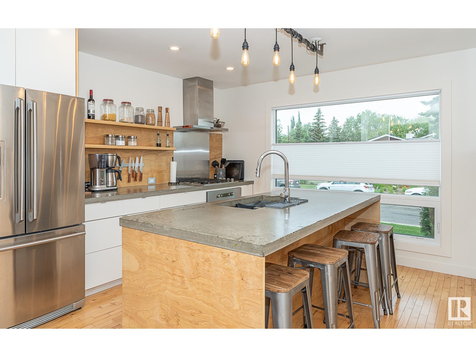 12211 42A AV NW