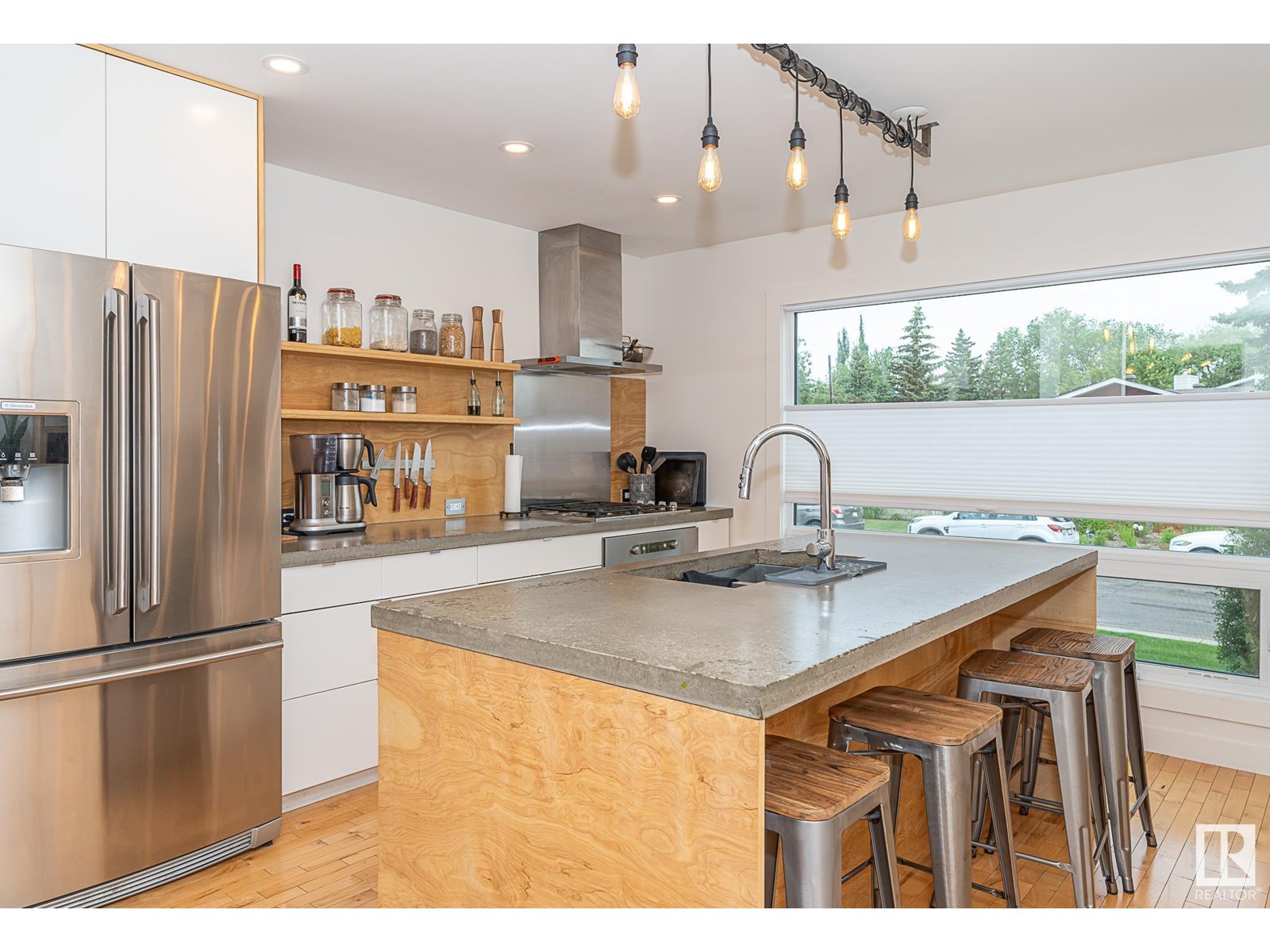 12211 42A AV NW