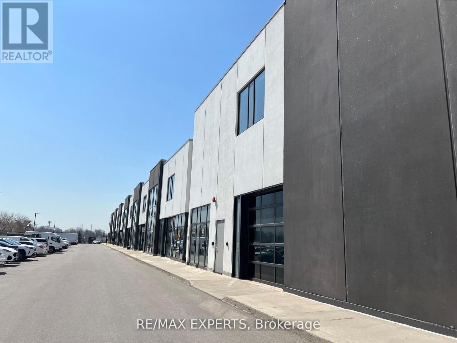 33 - 5250 SOLAR DRIVE