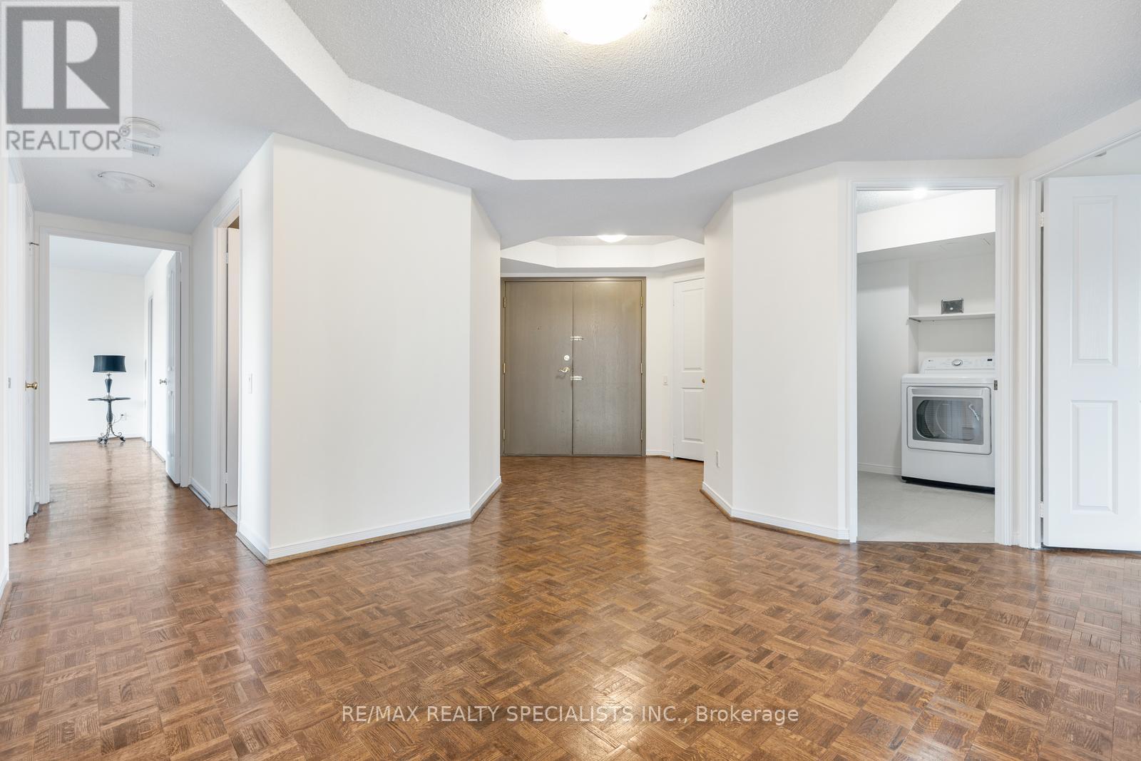 204 - 1800 THE COLLEGEWAY