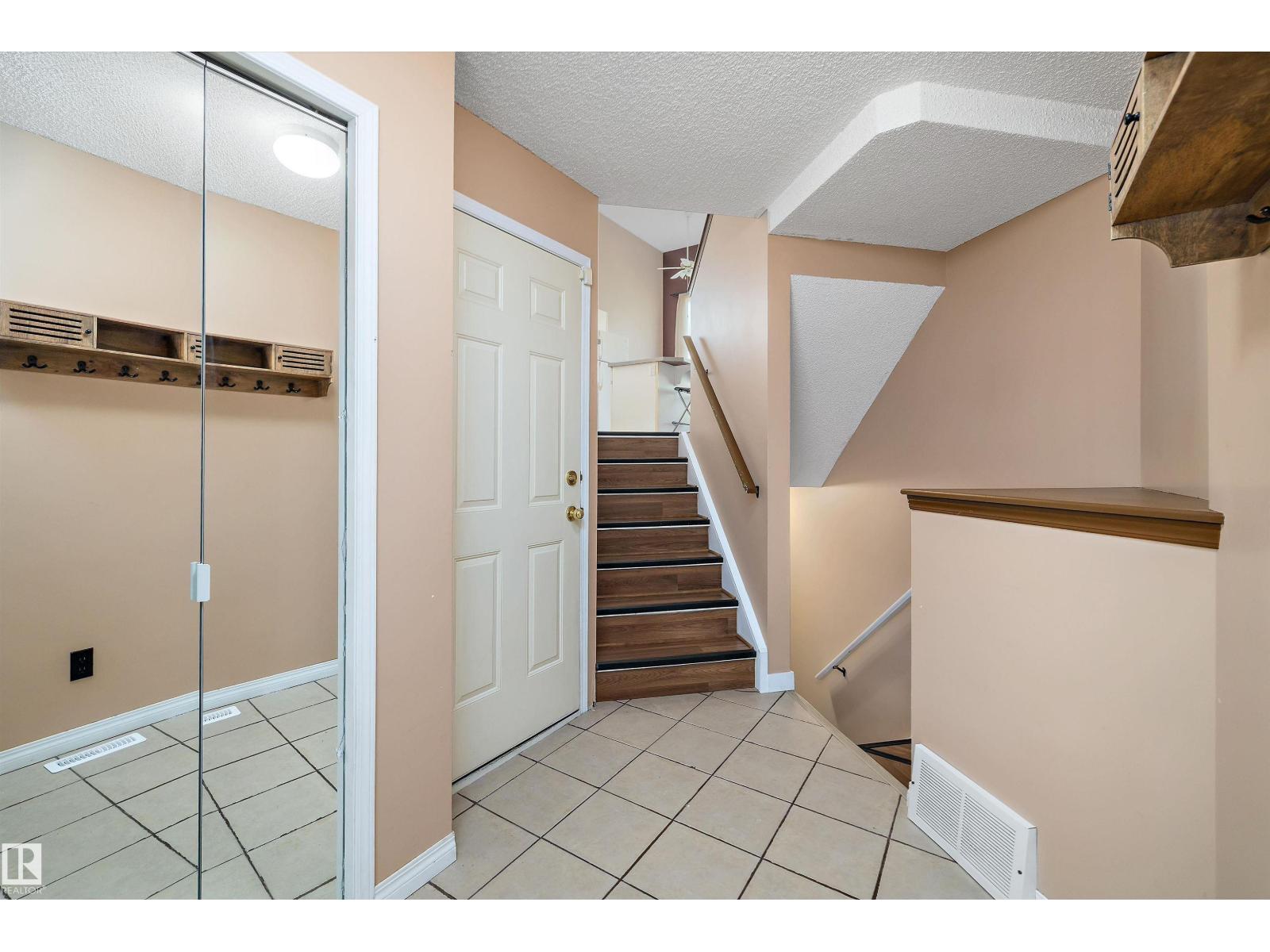 #8 300 HOOPER CR NW