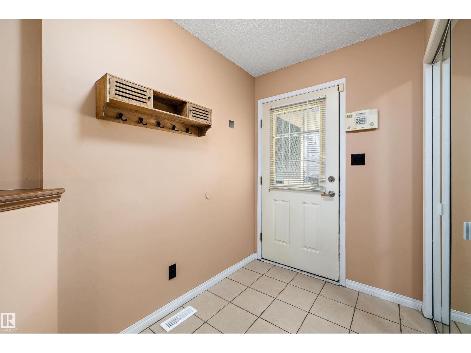 #8 300 HOOPER CR NW