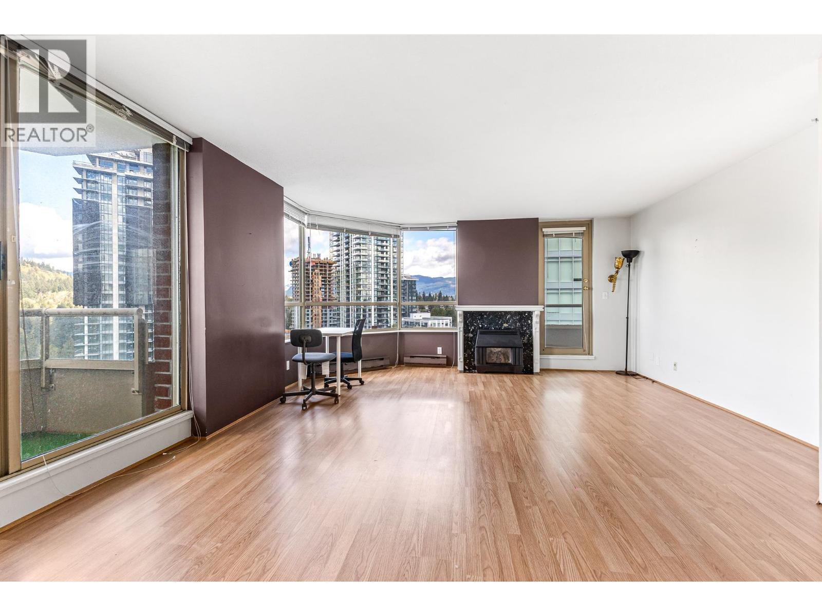 1203 738 FARROW STREET