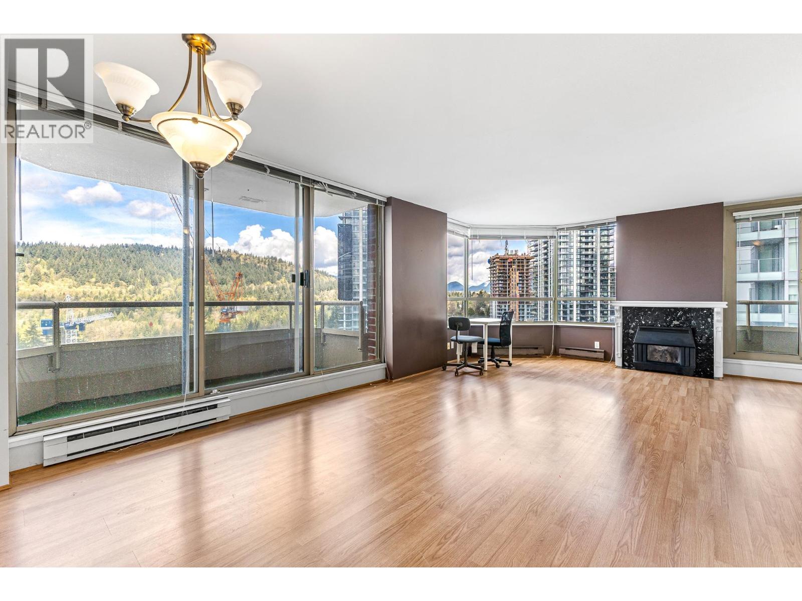 1203 738 FARROW STREET