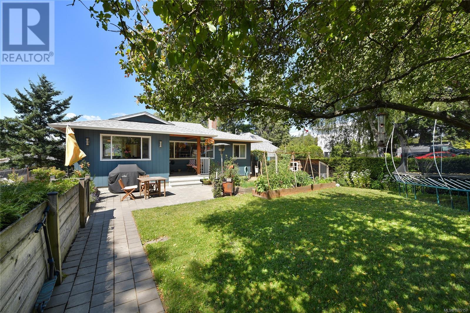 916 LESLIE Dr