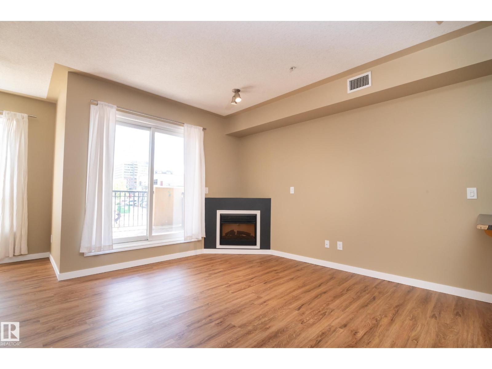 #201 10606 102 AV NW