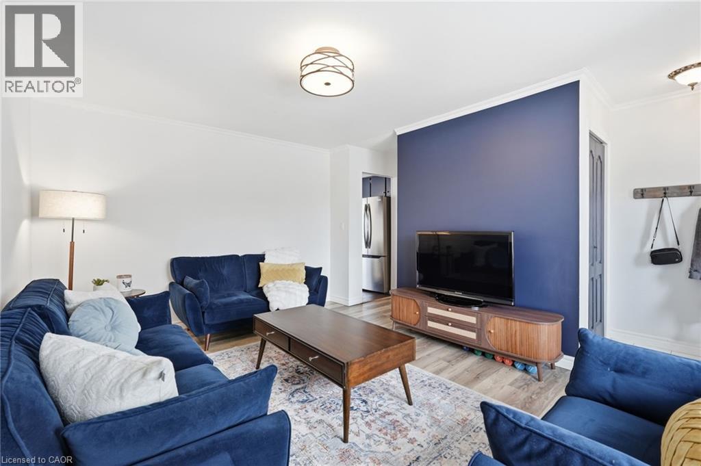 6 WILLCHER Drive