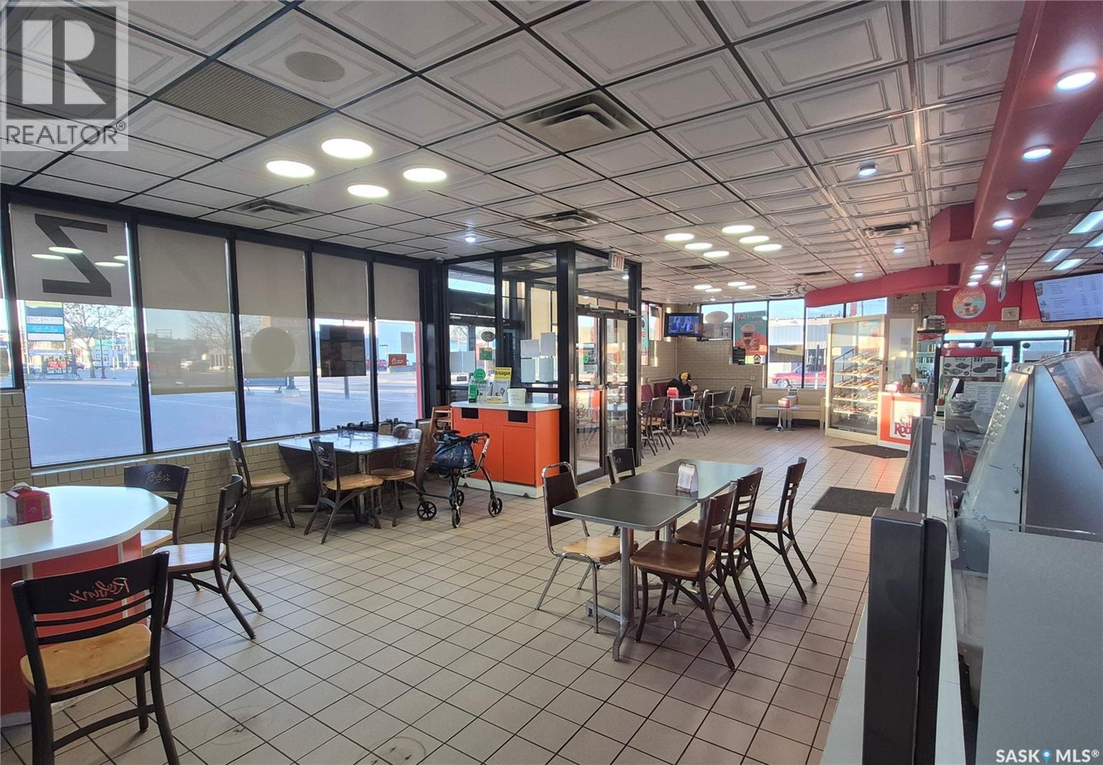 86 Broadway STREET E